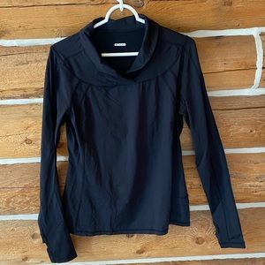 Lululemon pull over black 10